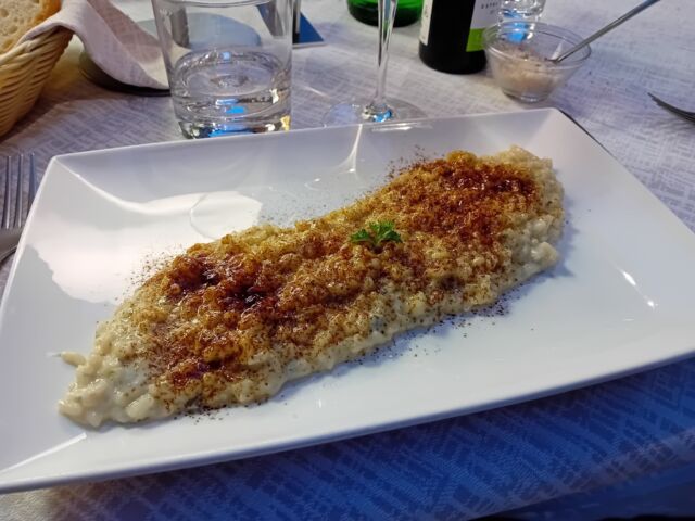 Un connubio perfetto tra cremosità del gorgonzola, freschezza del lime e polvere di liquirizia, per creare un piacevole contrasto.

📞 348 924 8078
📌 Corso Vittorio Emanuele, 42D, Città di Castello